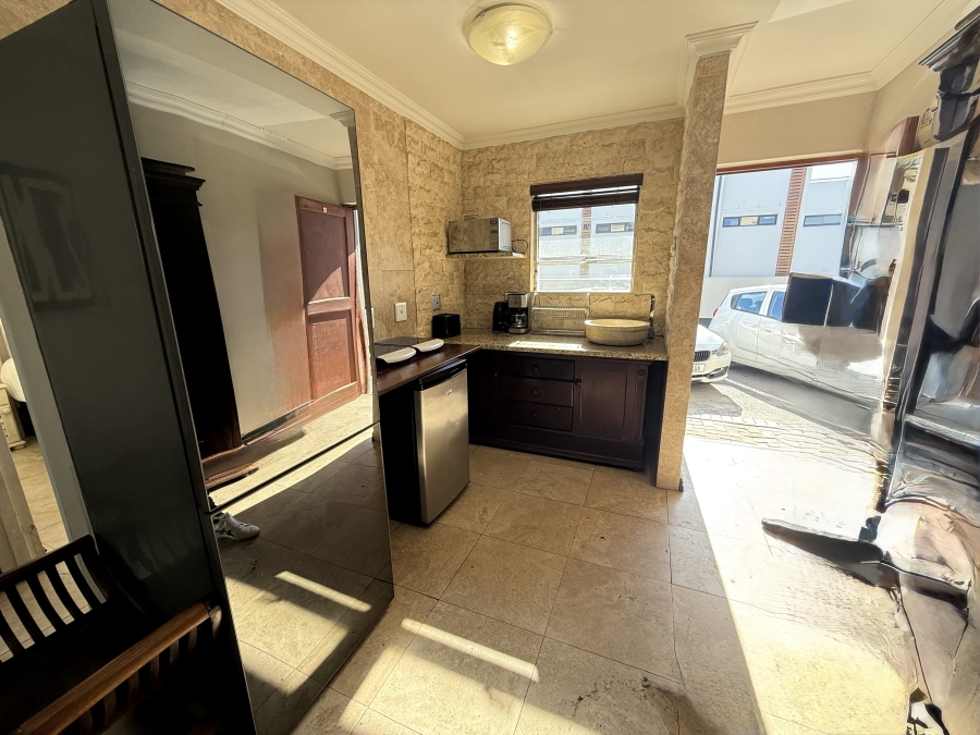 2 Bedroom Property for Sale in Middedorp Western Cape